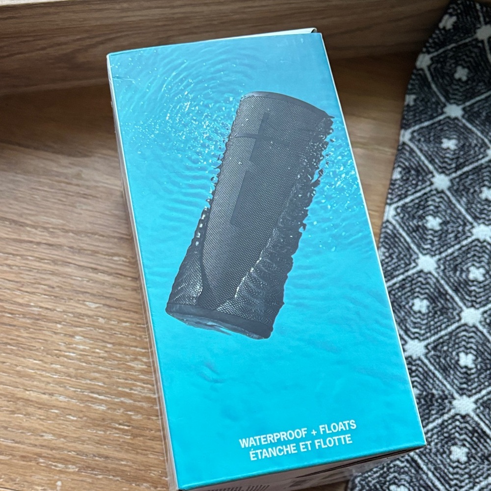 NIB Ultimate Ears BOOM 3 Portable Bluetooth Speaker - Black - Picture 3 of 8